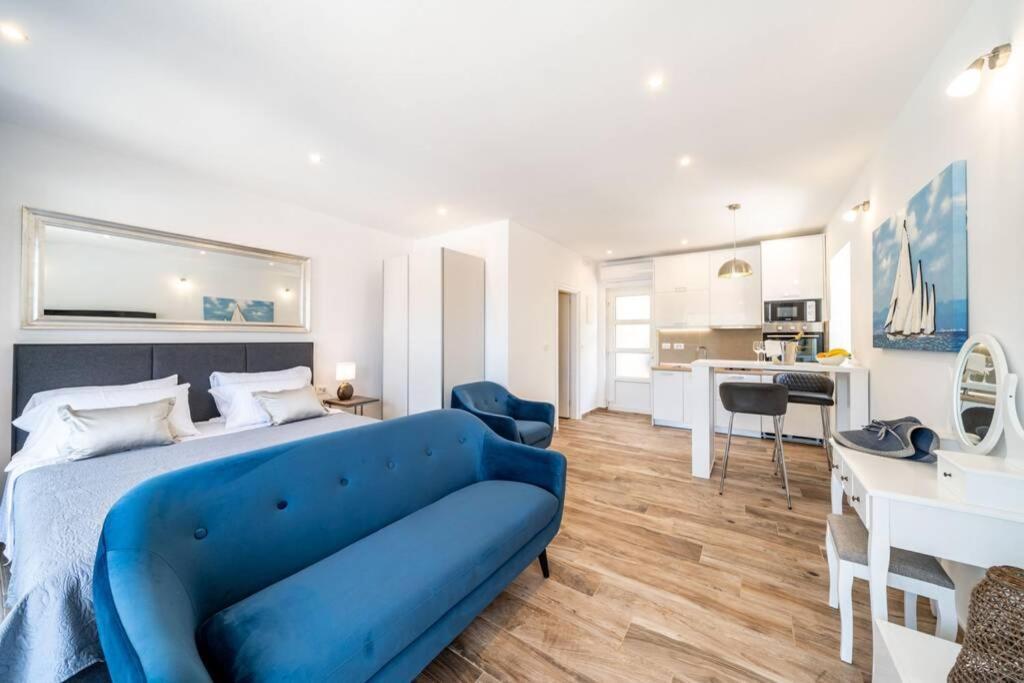 Corallium Blue Apartment *