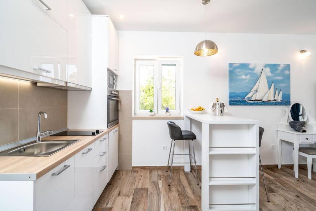 Corallium Blue Apartment
